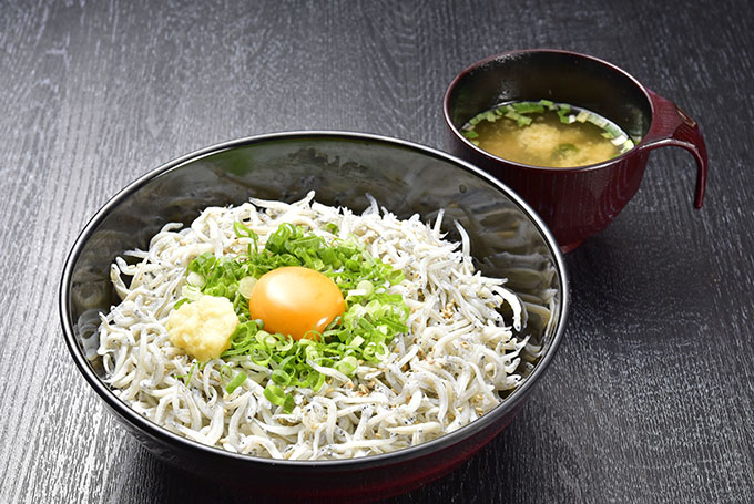 カレー＆ラーメンショップ 麦わら屋