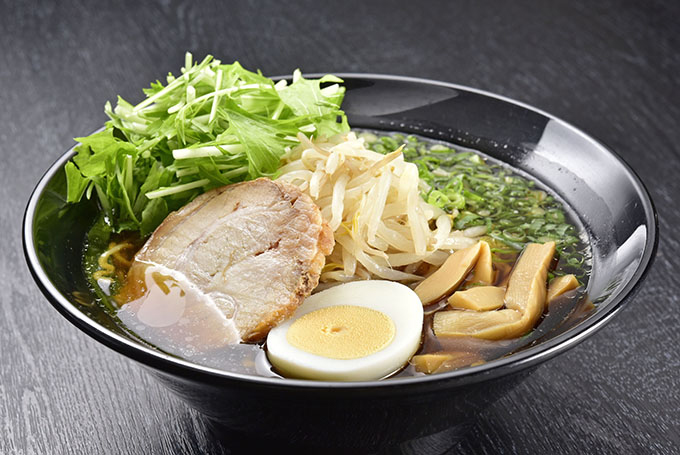 カレー＆ラーメンハウス麦わら屋