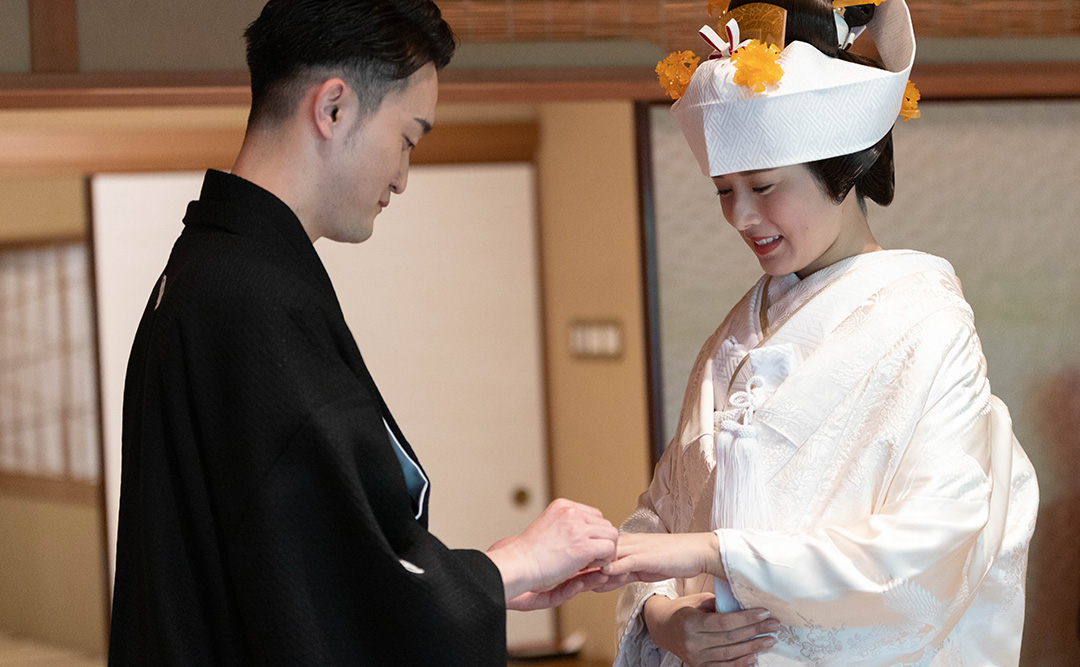 家族の絆とおふたりの心の結びを感じるかけがえのない瞬間でした。