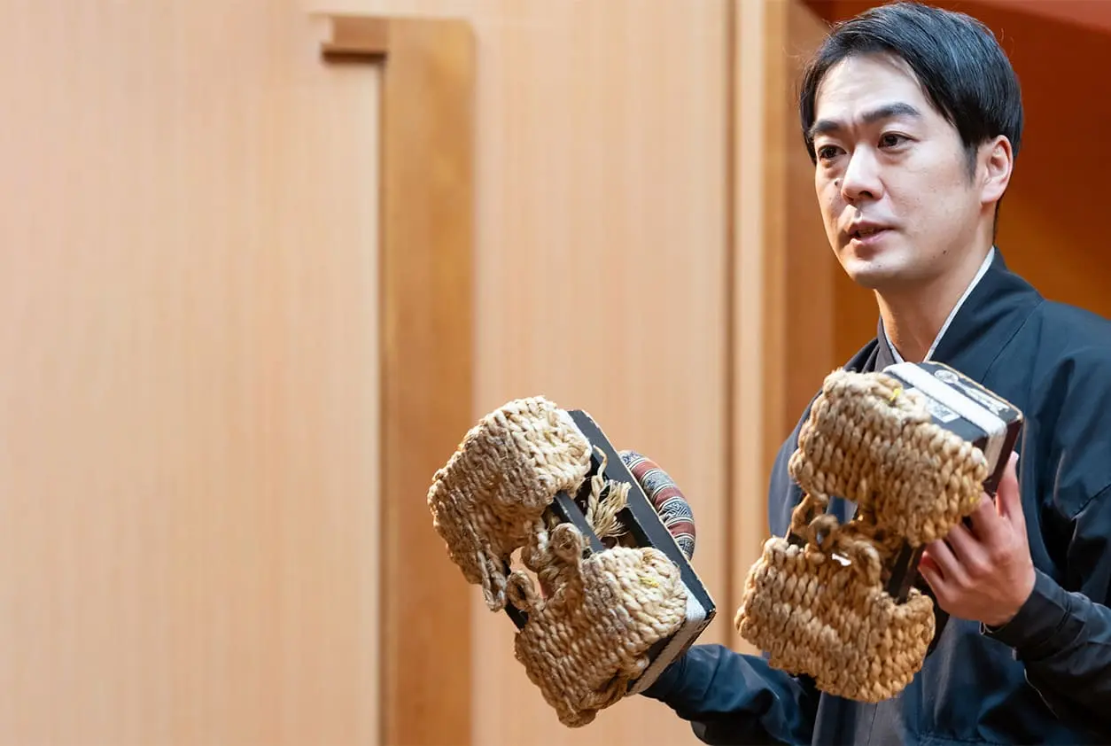 人形と三味線の実演解説