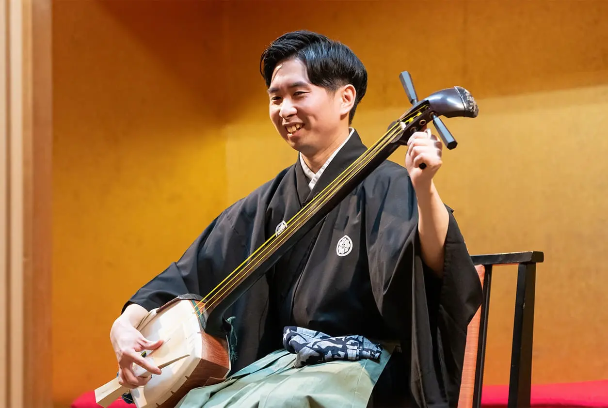 人形と三味線の実演解説
