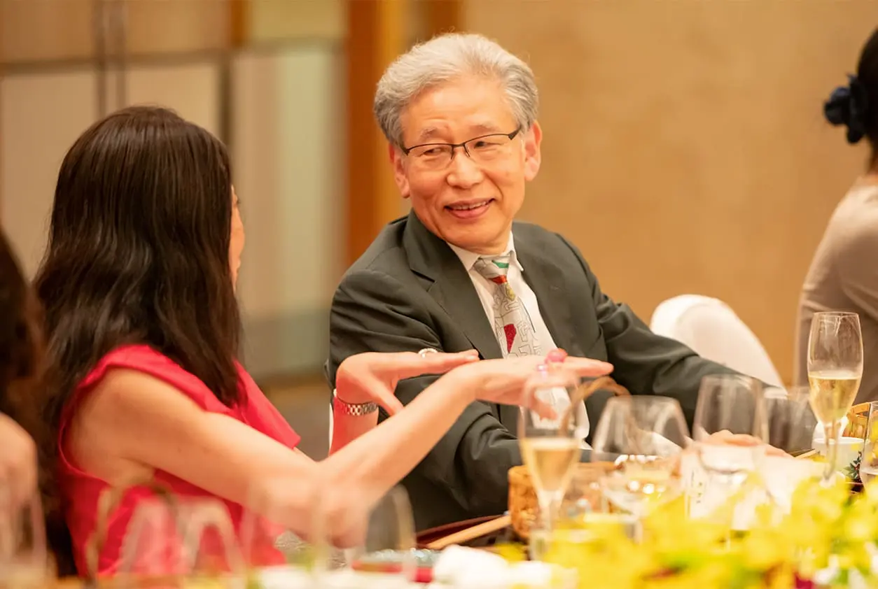 室瀬和美氏・十四代今泉今右衛門氏・内田篤呉氏を交えた夕食会