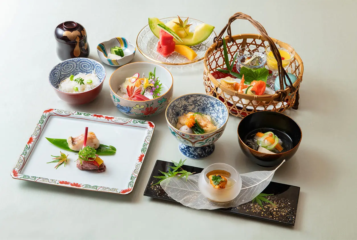 室瀬和美氏・十四代今泉今右衛門氏・内田篤呉氏を交えた夕食会