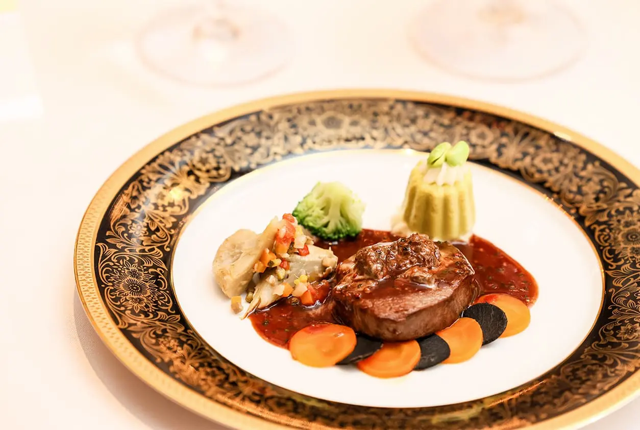 フランス料理 ル・トリアノンのメニューを復刻