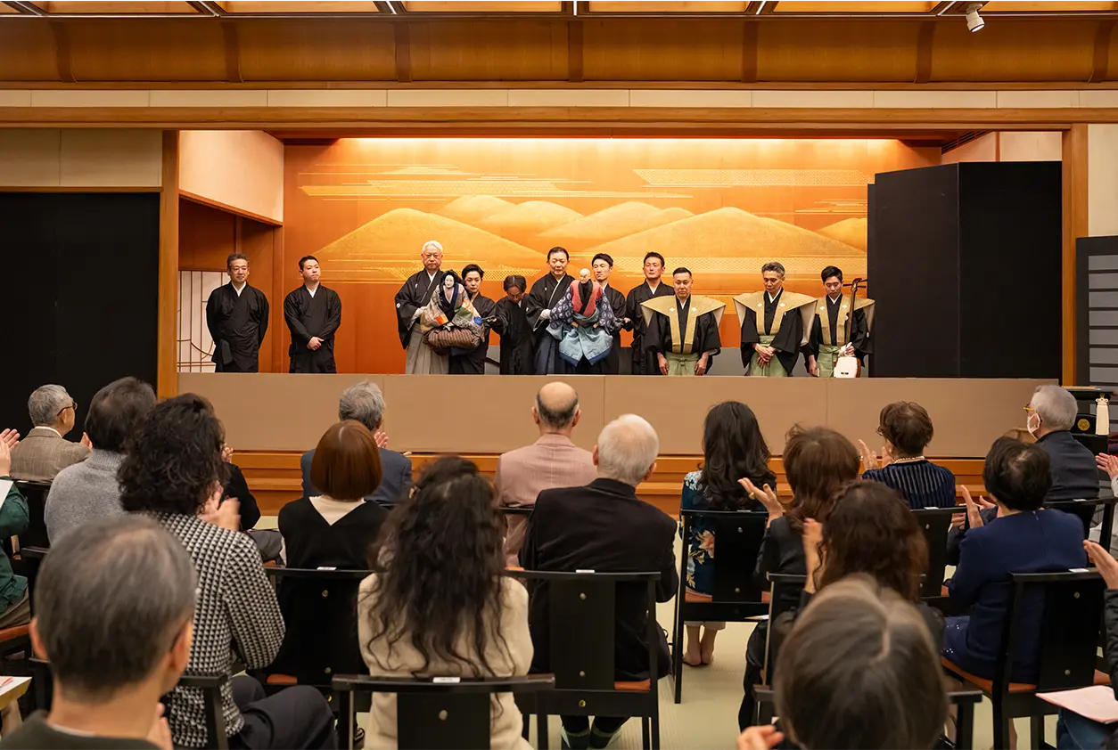 Special Bunraku performance staged with the artwork Hou-kou by Sayoko Eri, a kirikane artist and Living National Treasure
