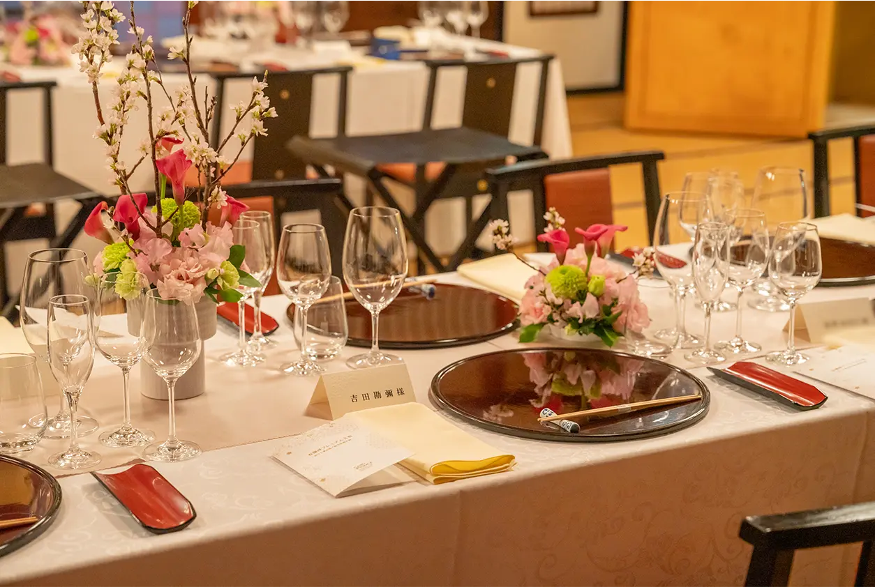 Dinner with the performers