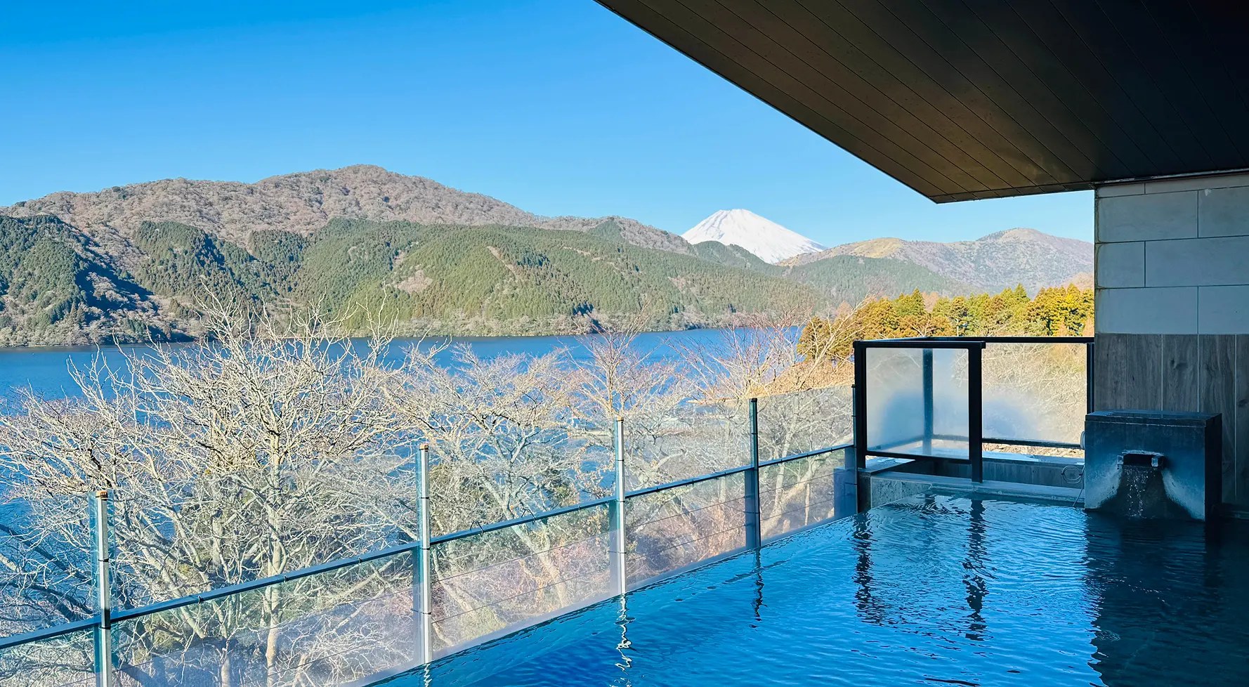 温泉でパパもママもリラックス