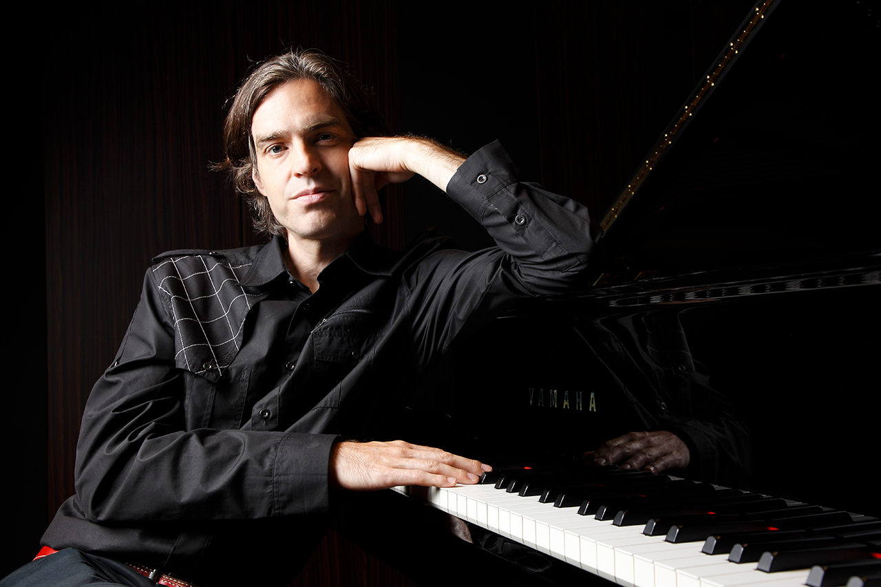 出演：ジェイコブ・コーラー（ジャズピアニスト）