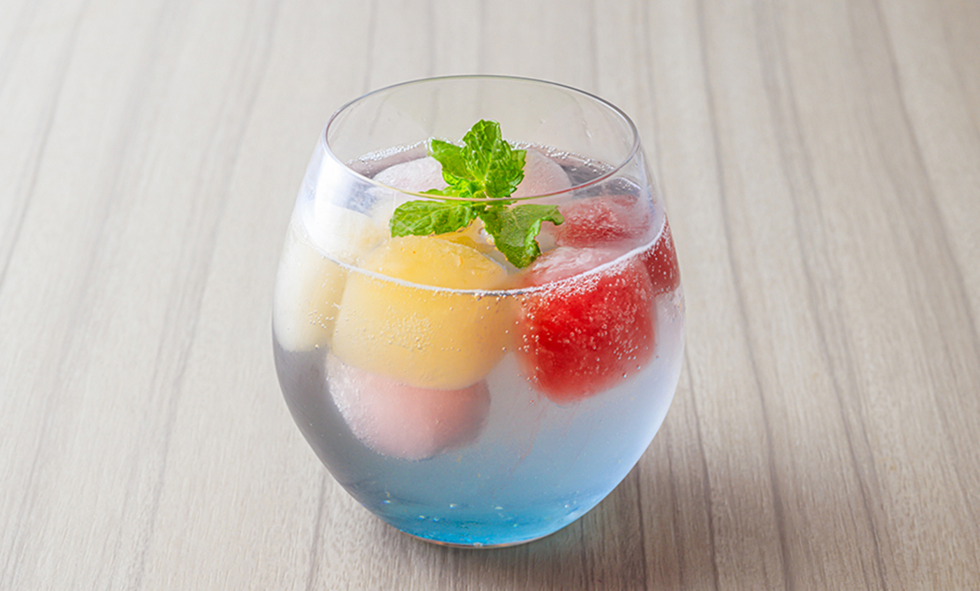 隣接するザ・プリンス箱根芦ノ湖でも記念ドリンクを提供しています