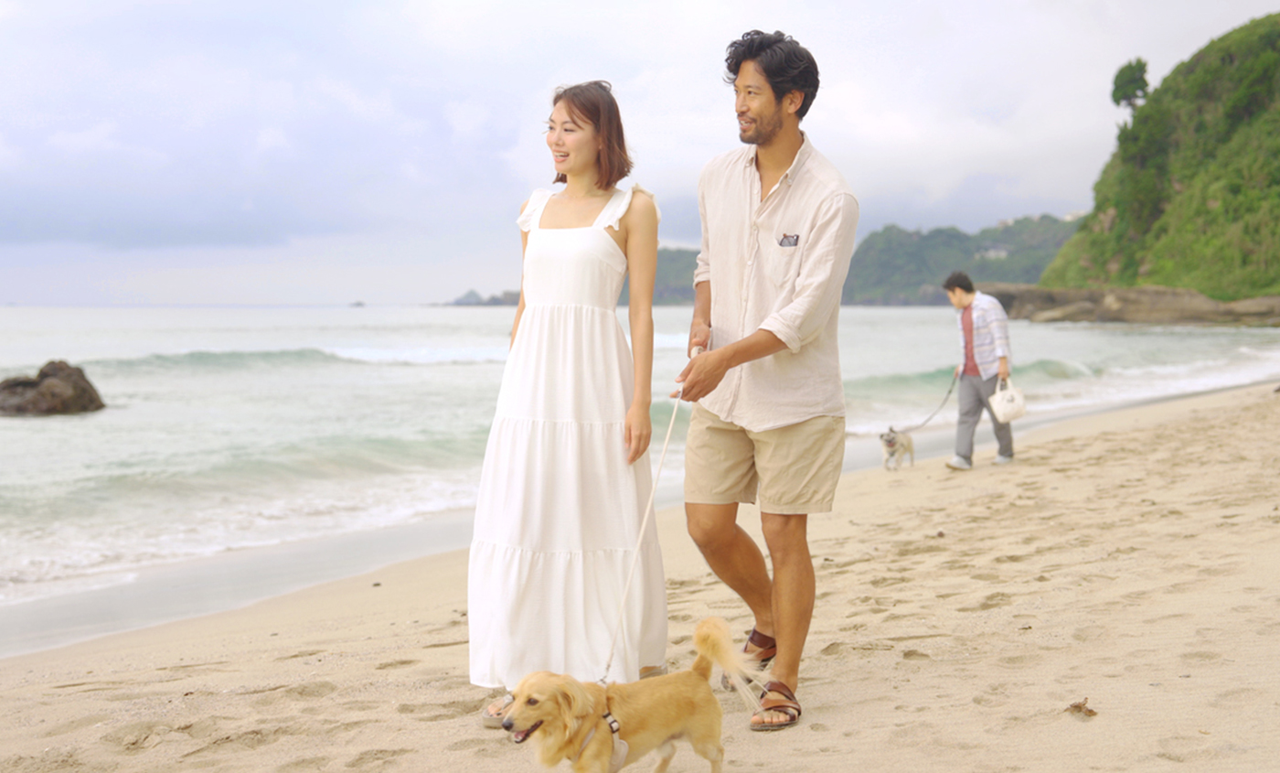 愛犬とともにビーチに直行できる専用通路や、大型犬OKのドッグラン、愛犬と食事ができるカフェも