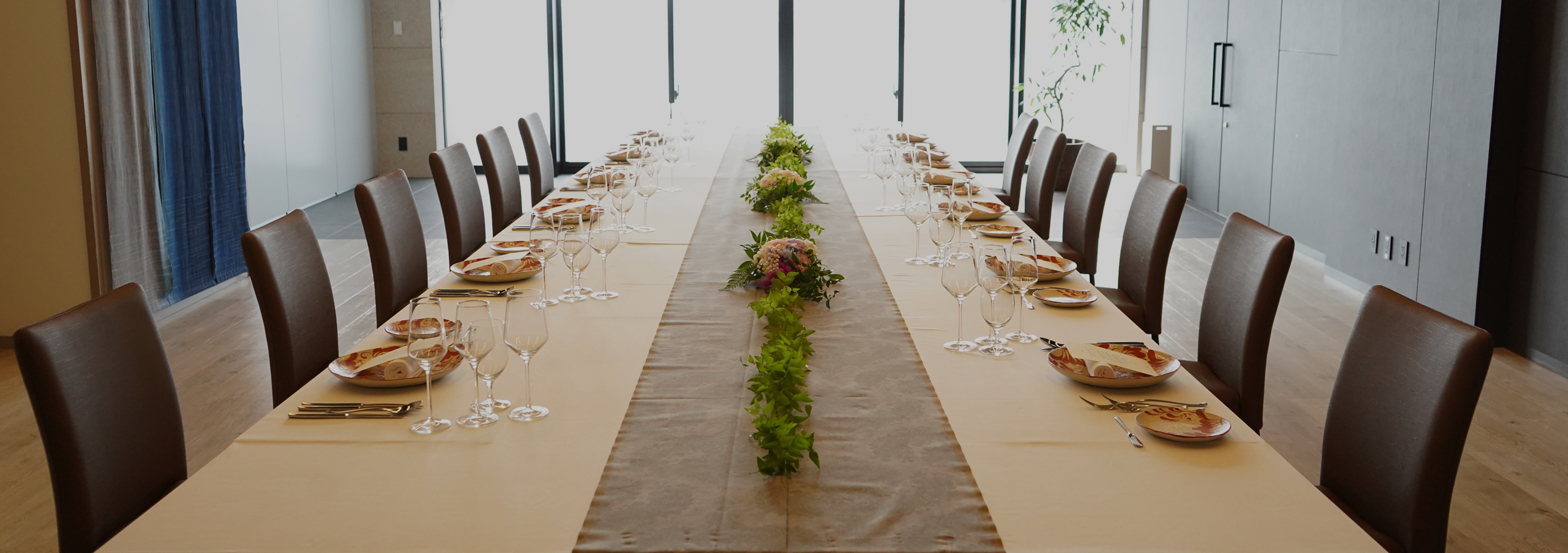 プールサイドホール写真