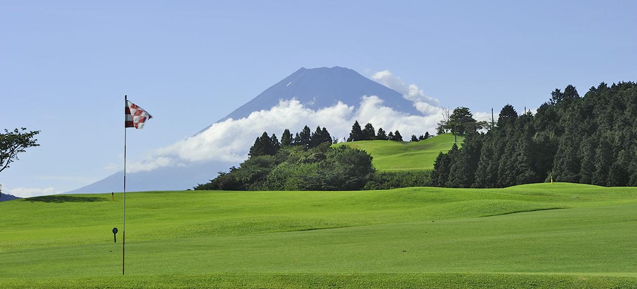 ゴルフ場から望む富士山
