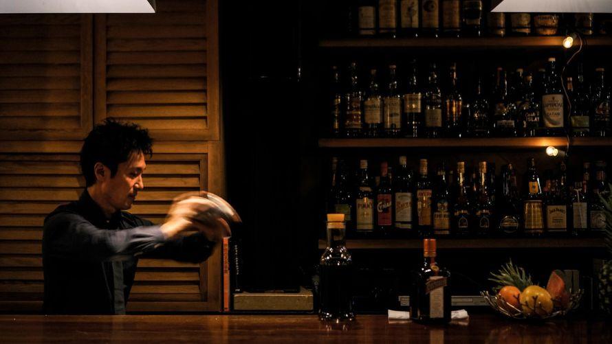 美食と美酒、音楽を楽しむ一夜限りのカクテルナイト