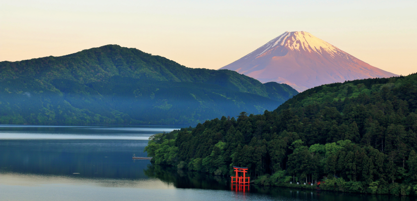 芦ノ湖越しの富士山