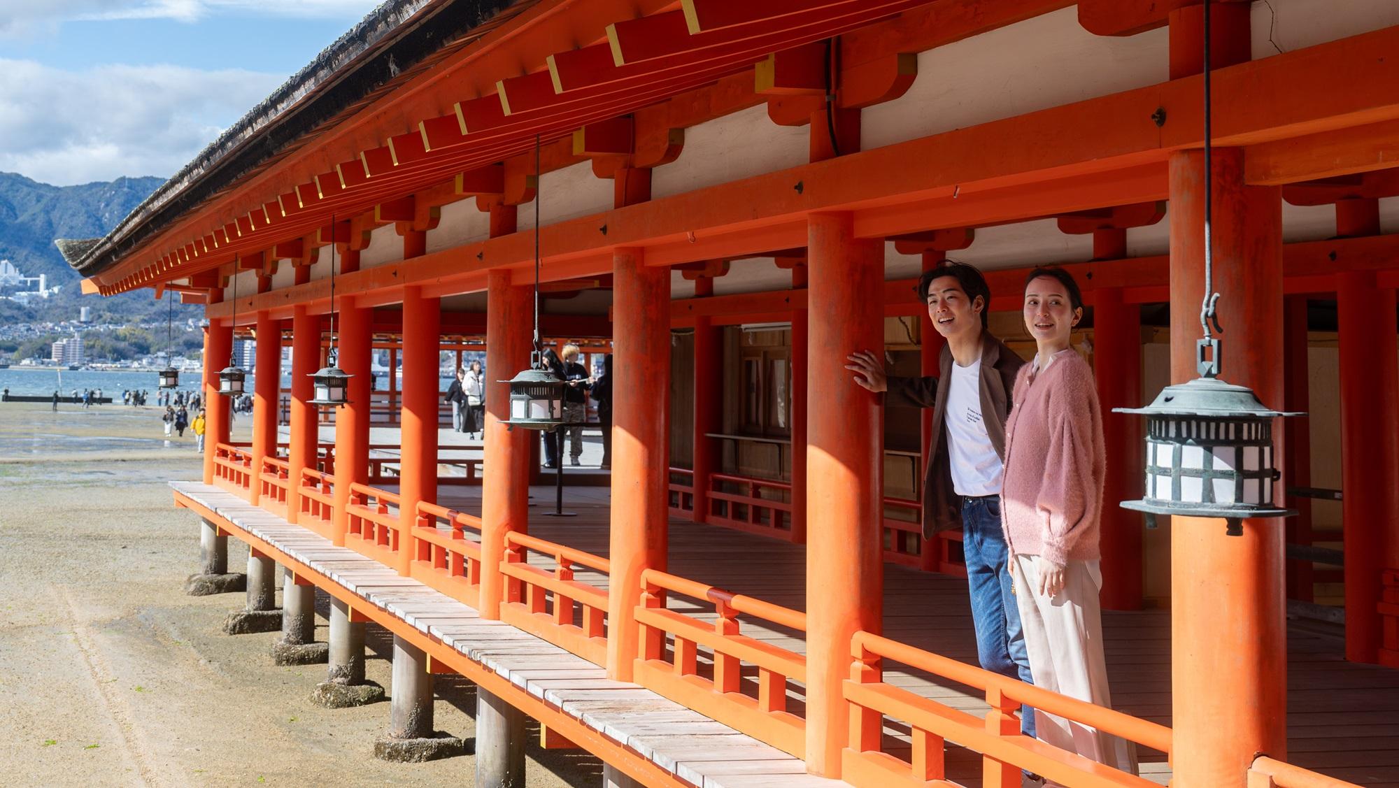 世界遺産「嚴島神社」の社殿イメージ写真
