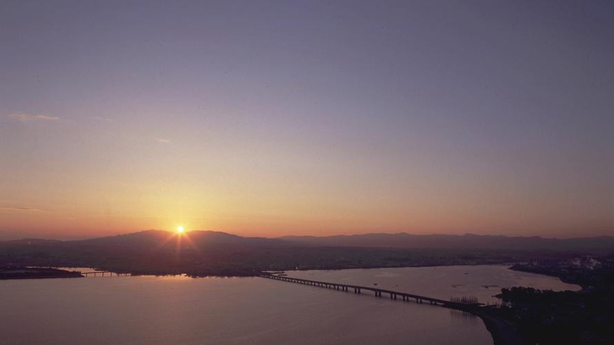ご来光登山ウォーク  地上約130mの絶景へ！