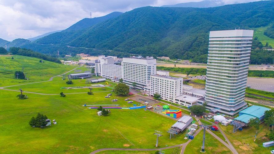 ゲレンデ側から見るホテル全景