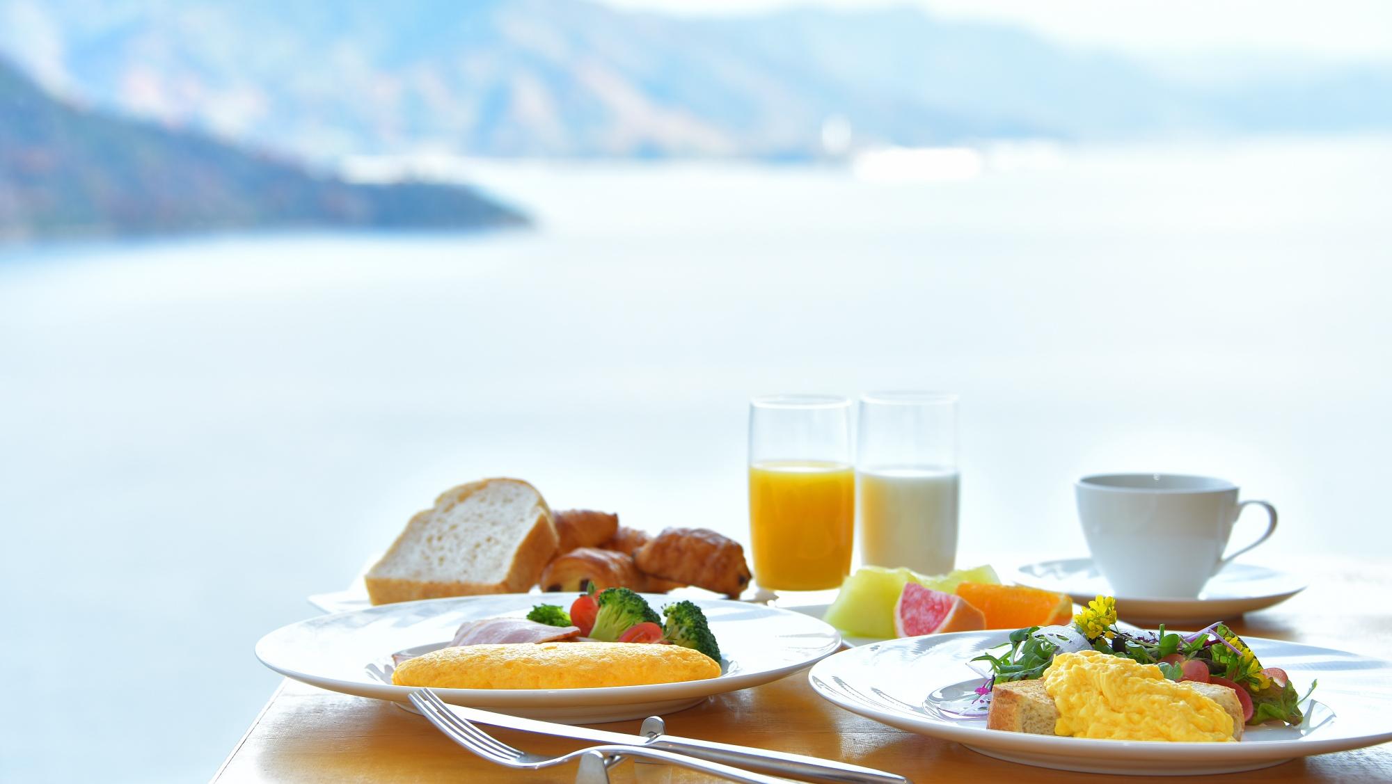 朝食は、和洋メニューを食べ放題でお楽しみください。　※和洋メニューイメージ