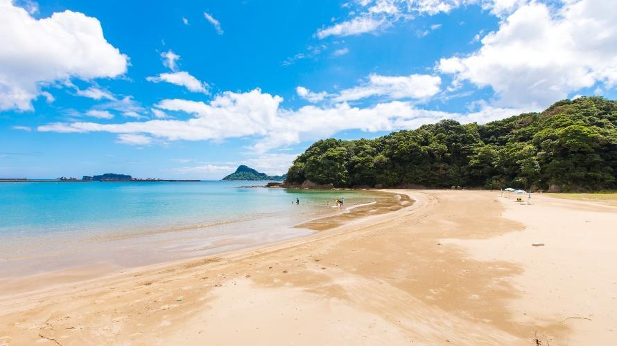 　ホテル目の前の海では海水浴やマリンアクティビティが楽しめます