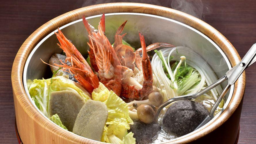 白き花と湯気の饗宴 ―水仙と石焼き桶鍋の冬物語―（夕朝食付き）