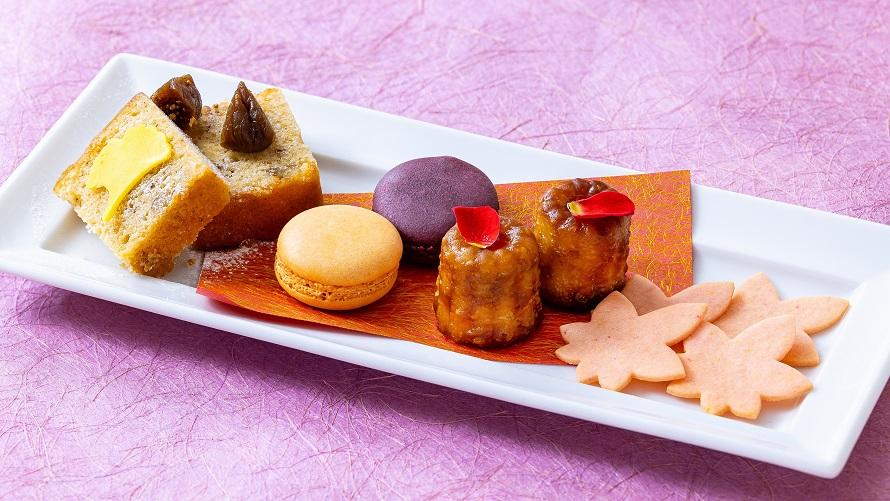 秋を楽しむ「小さなお菓子」付き