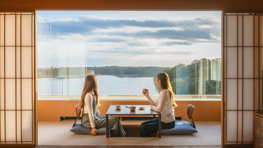 多摩湖ビューの和室で、女子ふたりの癒しの狭山茶のお茶時間