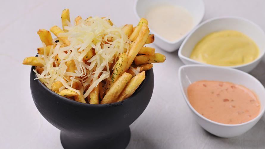 ポムフリット　グリエールチーズと2種のディップソース