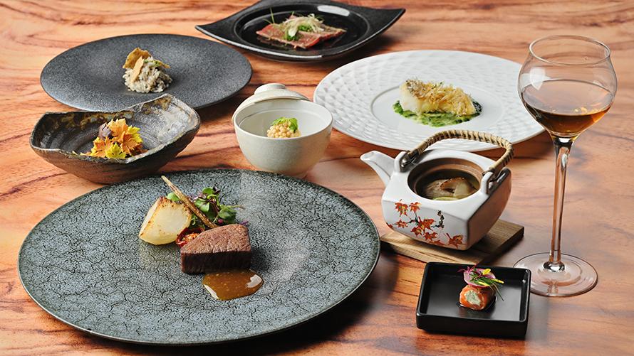 2026年10～11月のメニュー。カツオ、茸、松茸と銀杏の土瓶蒸しや、水物の栗きんとんなど、秋の食材をふんだんに使った全9品のコース料理です。