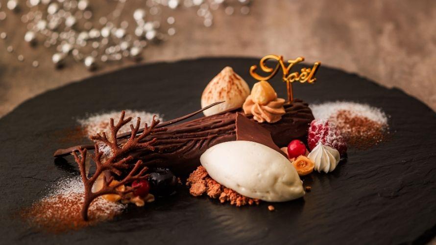 ブッシュドノエルとミルクアイス