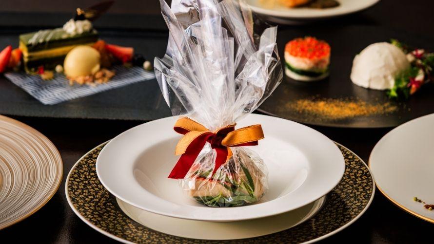 金目鯛と牡蠣とほうれん草のフィルム包み焼き