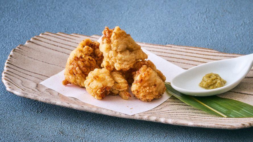 瀬戸内産鱧のから揚げ　発酵レモン胡椒添え