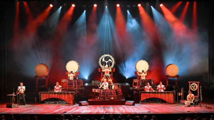 ショー付きスペシャルディナーブッフェ