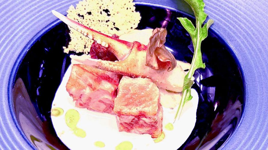 サーモンのグリル　白ワインソース