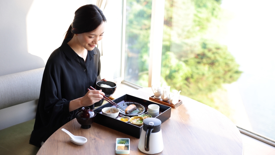 ご朝食を朝日を浴びながらお召しあがりいただくイメージ