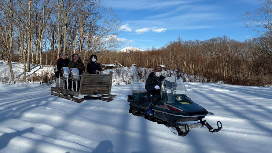 森林探検雪原そりツアー