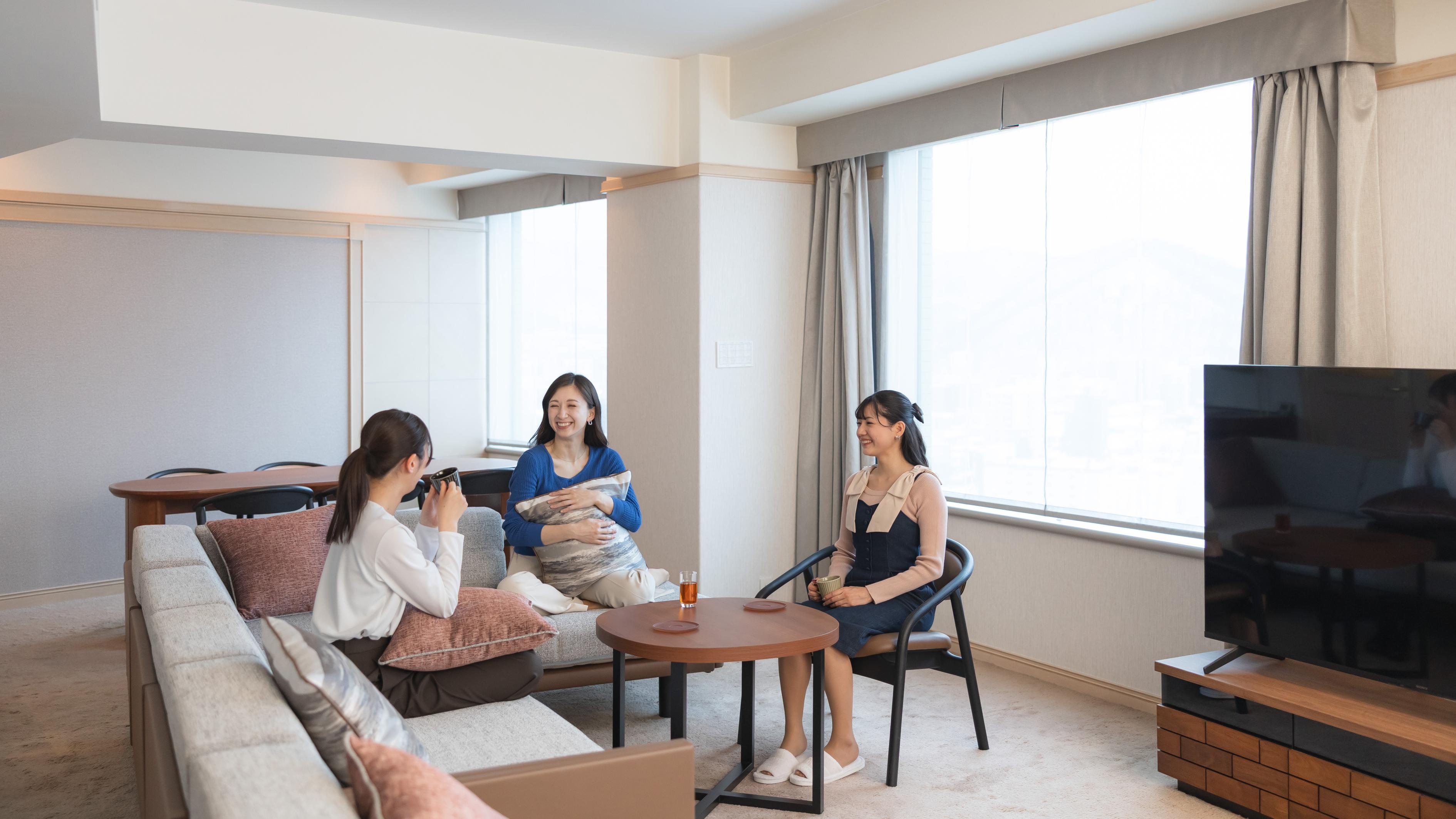 【クラブブレックファースト付き】スイートルームグループステイ　レイトアウト付き