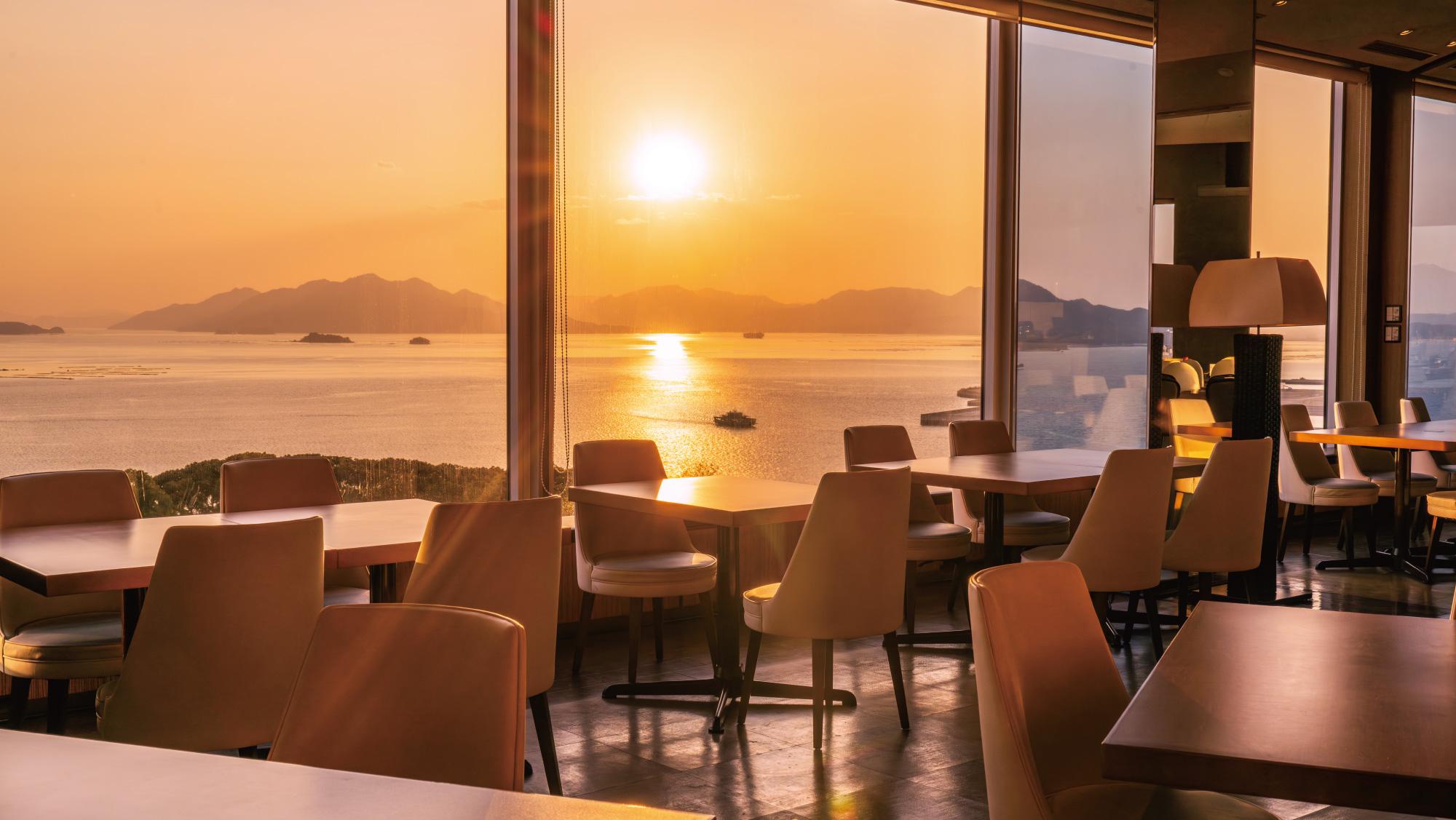 グランドプリンスホテル広島　レストラン夕景