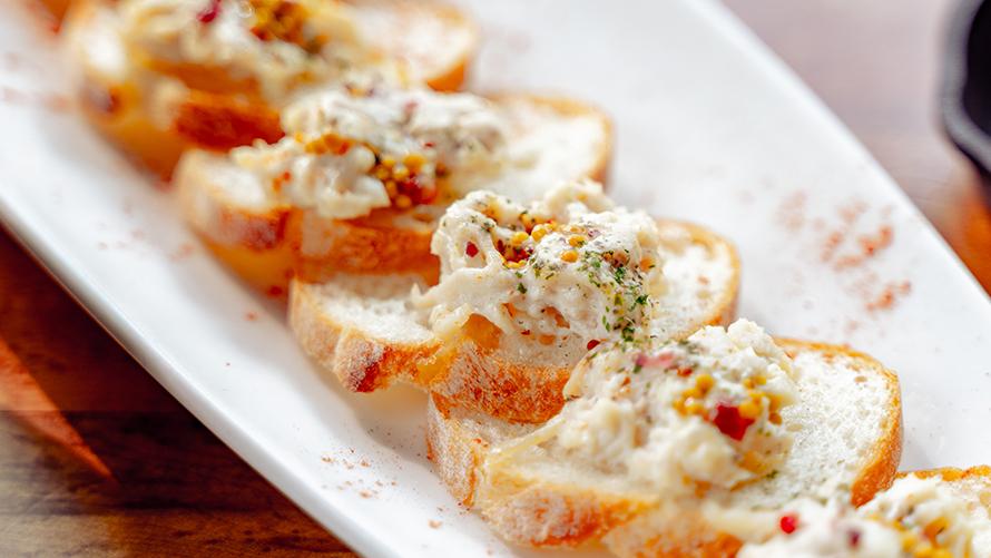 ブルスケッタ チキンブレスト トンナートソース和え マスタードフレーバー