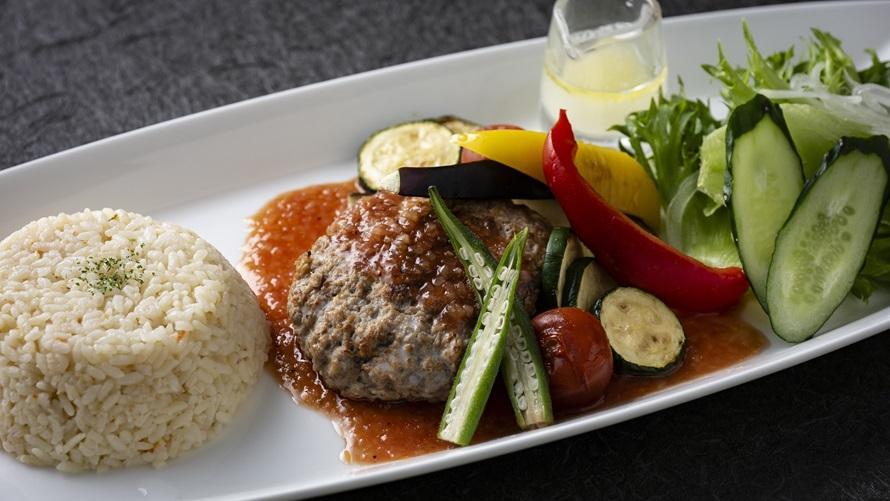 ロビーラウンジ ポート ニオ(1F)にて「近江牛」を使ったハンバーグのワンプレートディッシュ