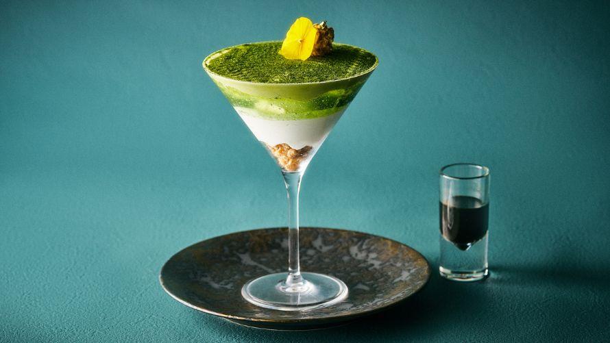 翠緑の抹茶パフェ