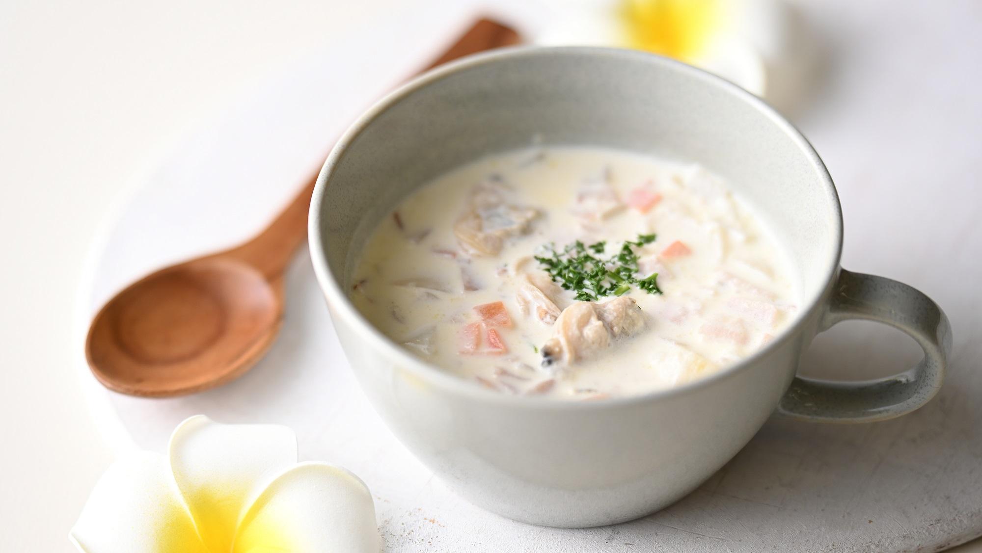 海辺のビアホールの料理イメージ（クラムチャウダー）