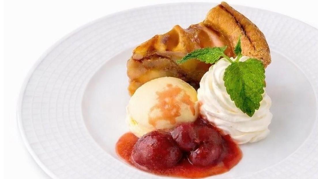 ラウンジメニュースイーツ＜アップルパイ＞