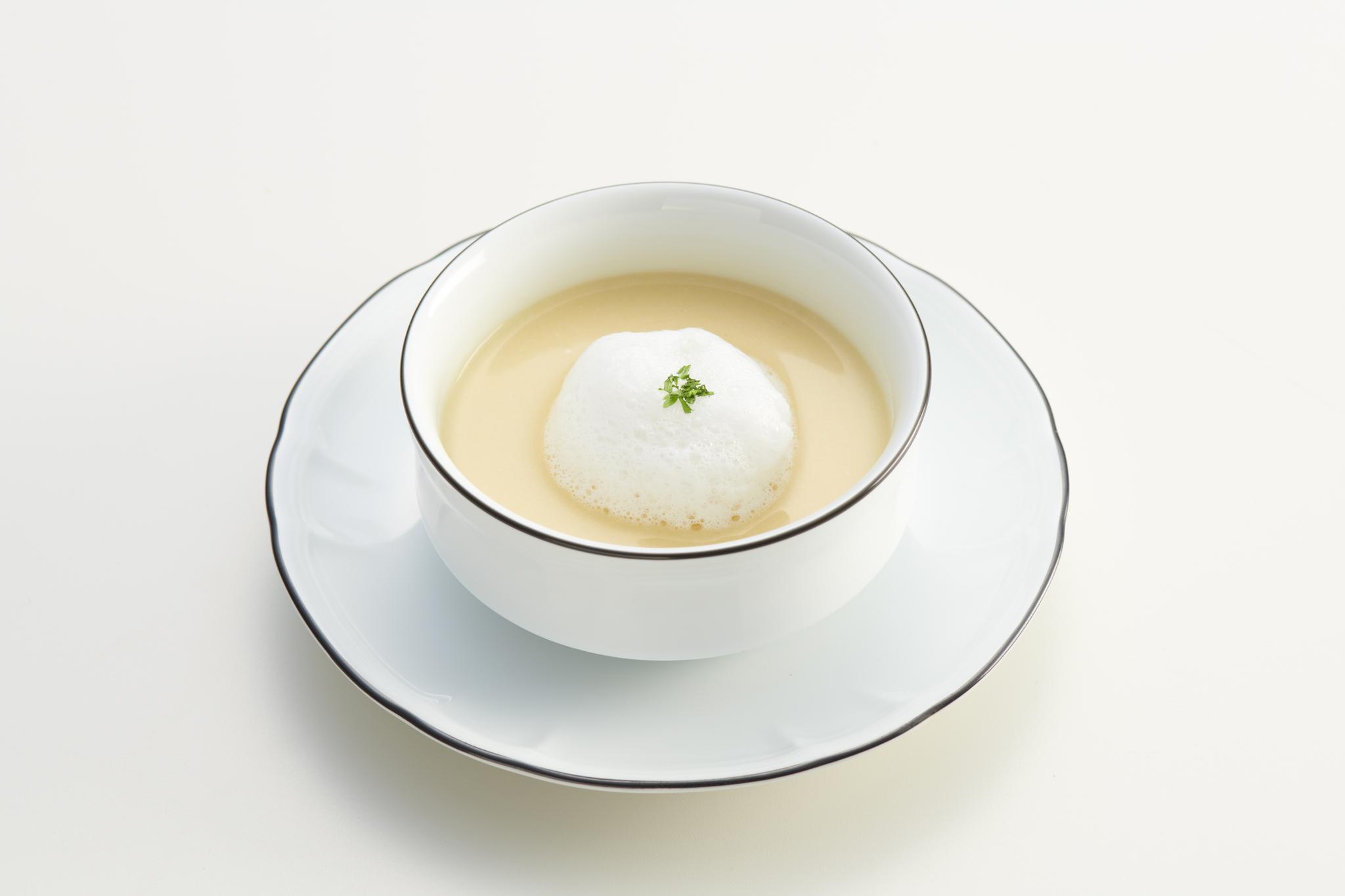 カブのポタージュ　ベーコン風味のカプチーノ仕立て