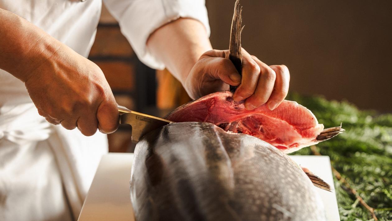 マグロの解体パフォーマンスショー
