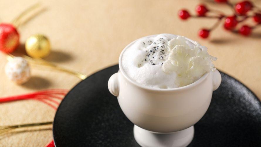 カリフラワーのポタージュ トリュフ風味のカプチーノ仕立て