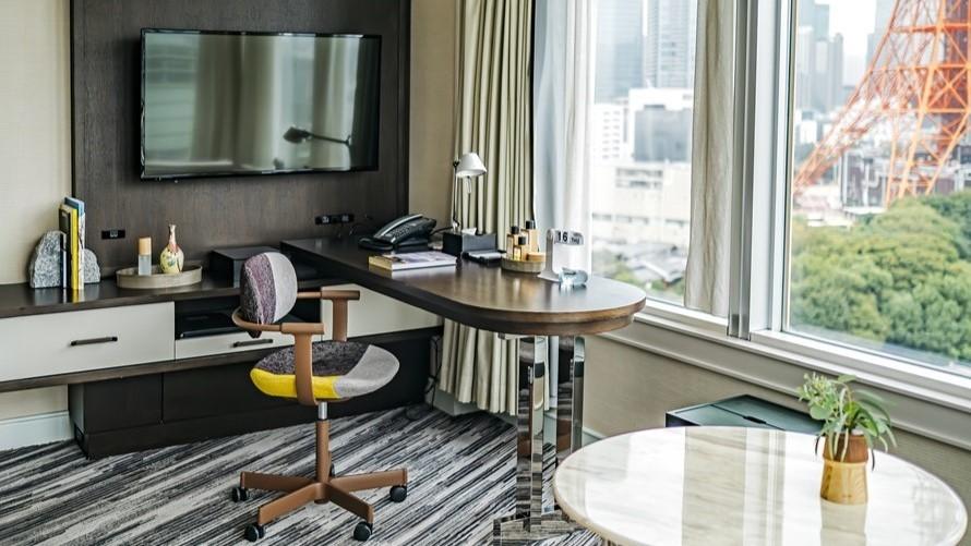 木のぬくもりや自然の質感を生かした設えと豊かな緑の眺めに、心落ち着く時間。