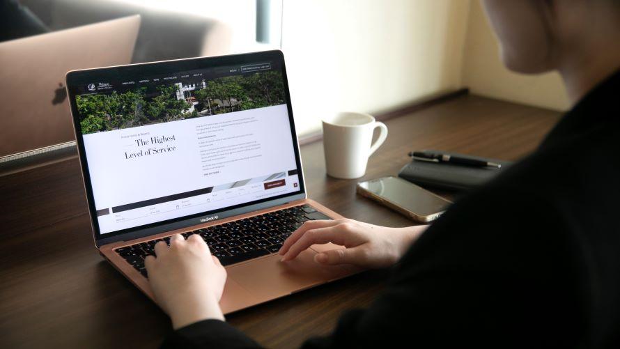 仕事にも最適なデスクサイズの客室もご用意しております。