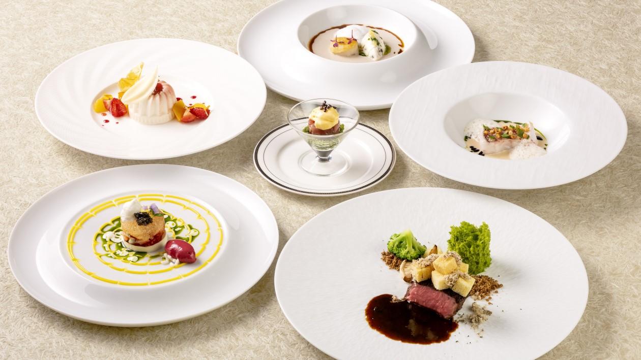 12/31,1/1,1/2に提供のレストランディナー。フランス料理 ル・トリアノンのコース料理。