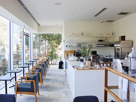 HARIO CAFE軽井沢安東美術館店_内観