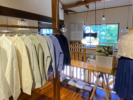 大坂屋家具店　下の店_内観